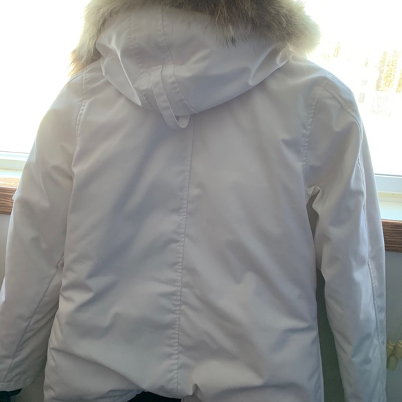 Gorgeous Canada Goose Jacket - Picture 2 of 8
